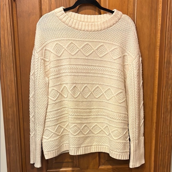Vineyard Vines Cream Crew Neck M Sweater with Textured Cable Knit - Picture 1 of 11